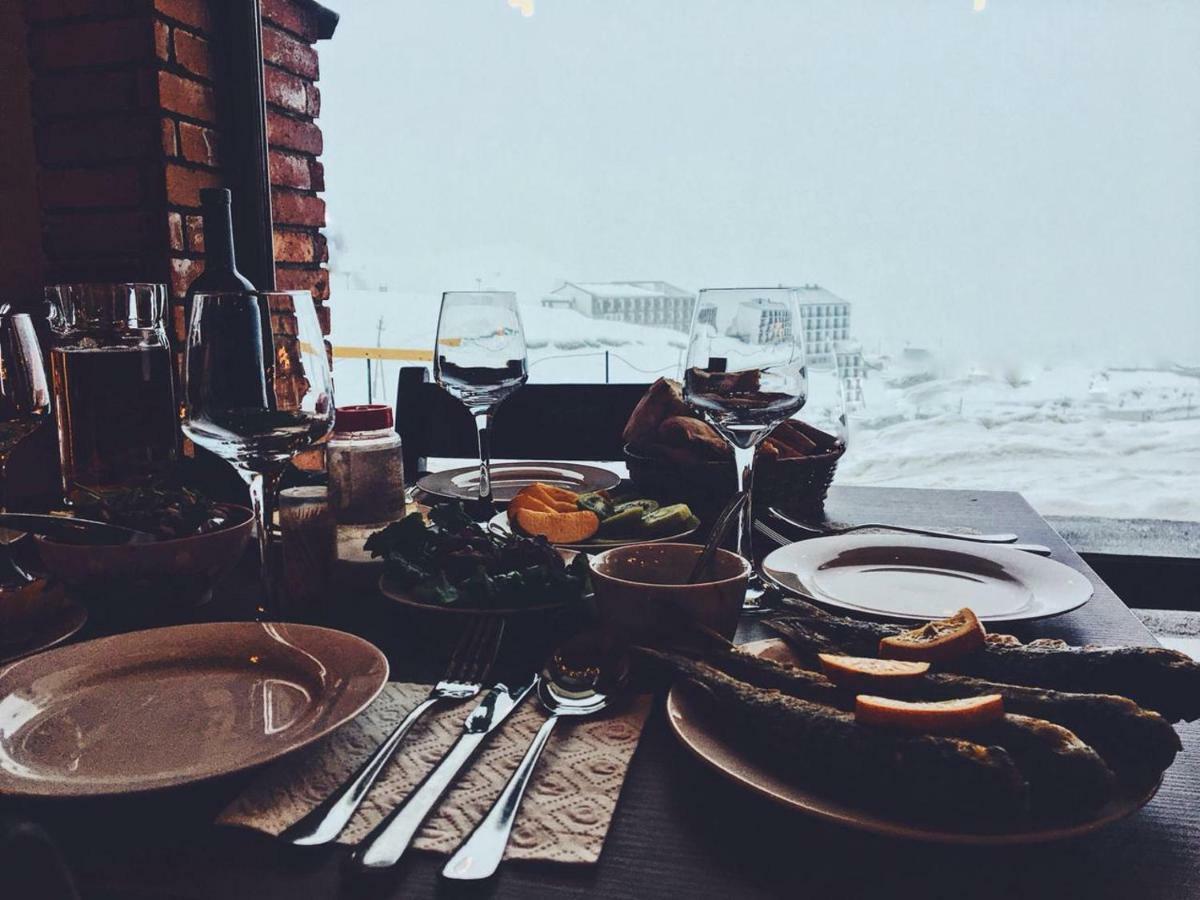 Rezohut Hotel Гудаури Екстериор снимка